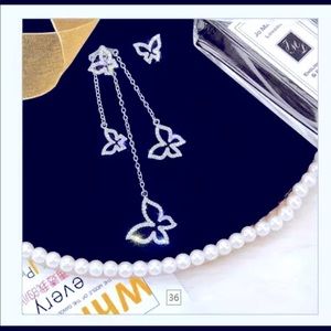 New silver crystal butterfly 🦋 tassel earrings